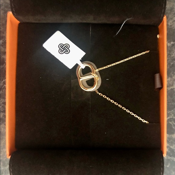 SOLD.   Herme Necklace - Picture 5 of 7